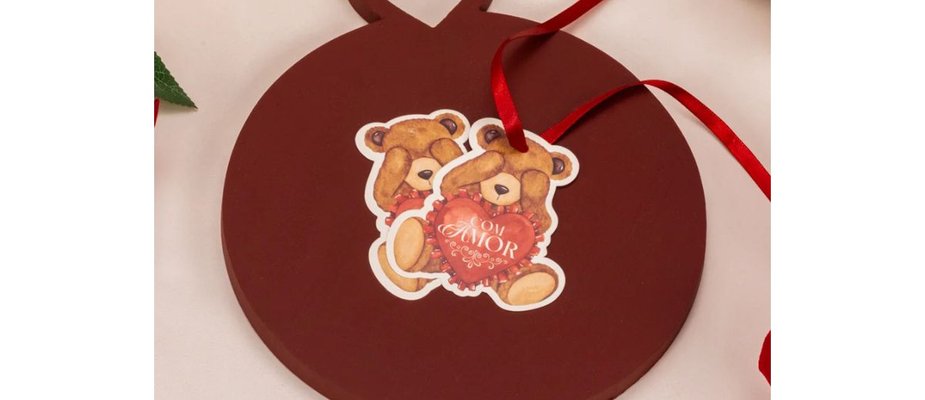 Tags e adereços: como pequenos detalhes aumentam o ticket médio da sua confeitaria Tags e adereços: como pequenos detalhes aumentam o ticket médio da sua confeitaria