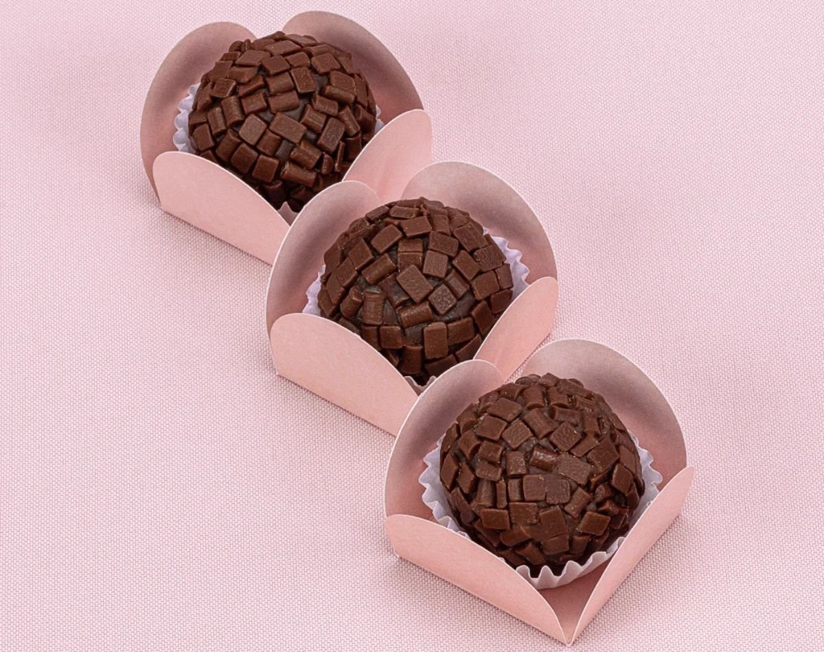 brigadeiros em caixetas de papel